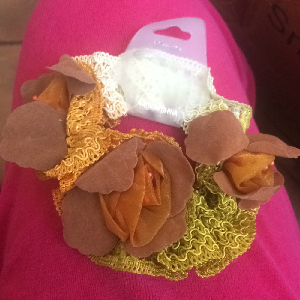 Fabulous fall scrunchie